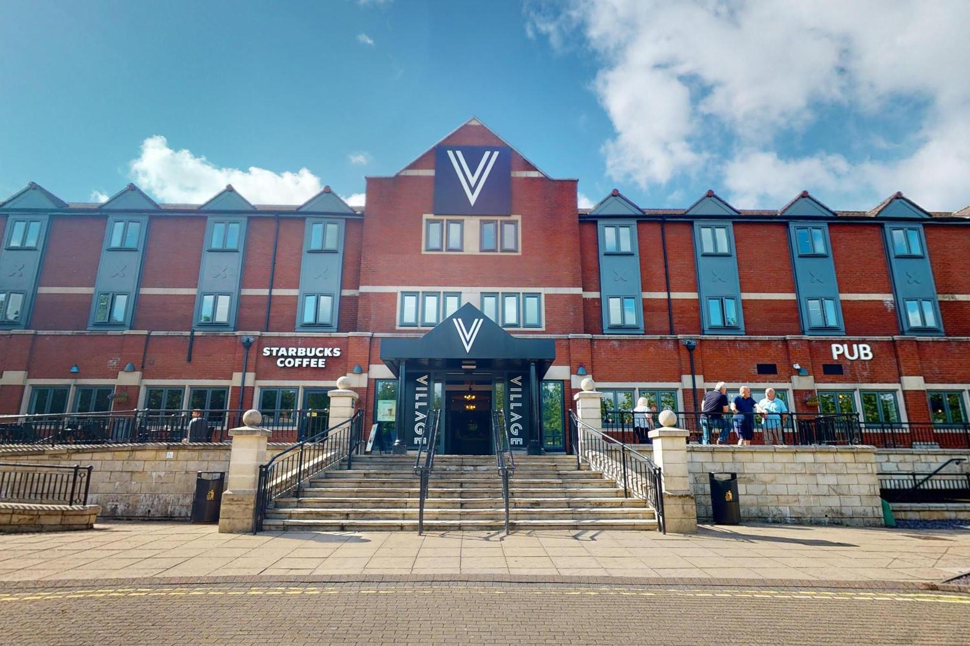 Village Hotel Cardiff Exterior foto